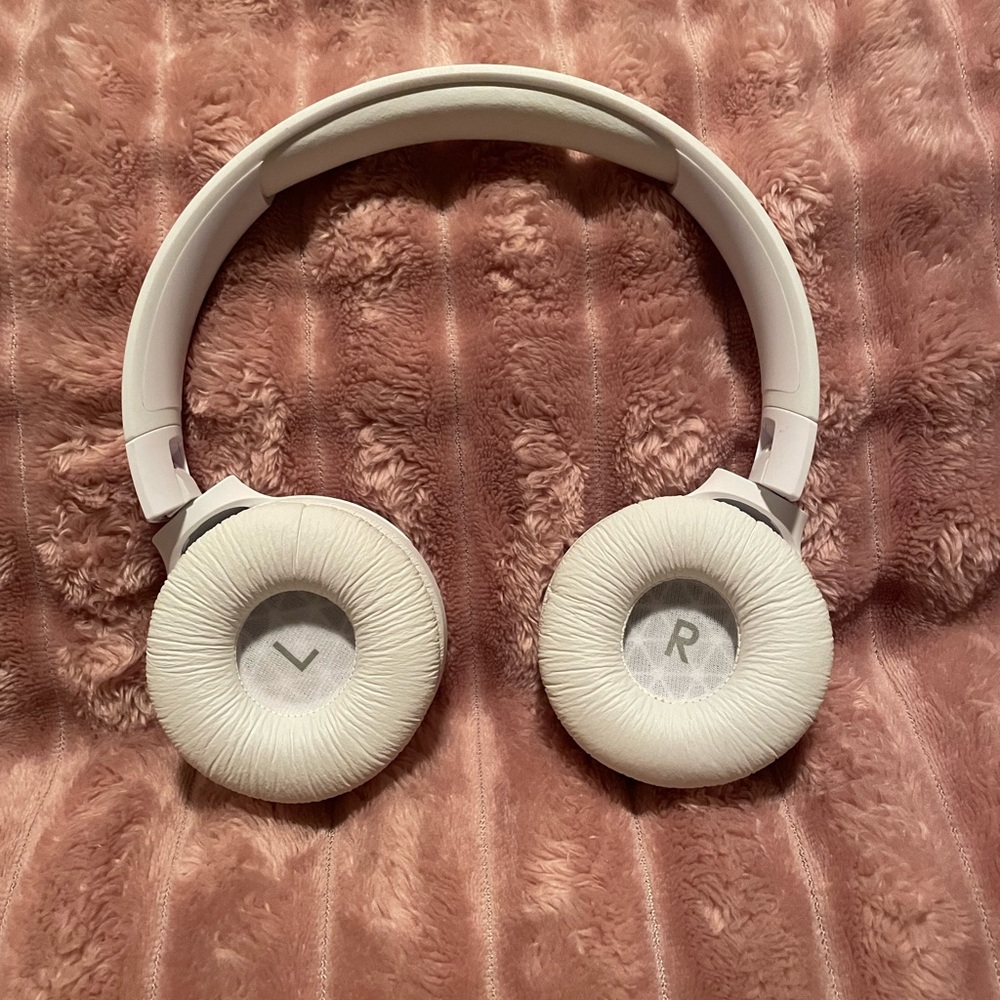 JBL Headphones - Picture 4 of 4